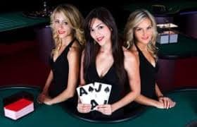 মোবাইলে casino score ক্রিকেট গাইড পড়ছেন বাংলাদেশি ব্যবহারকারী